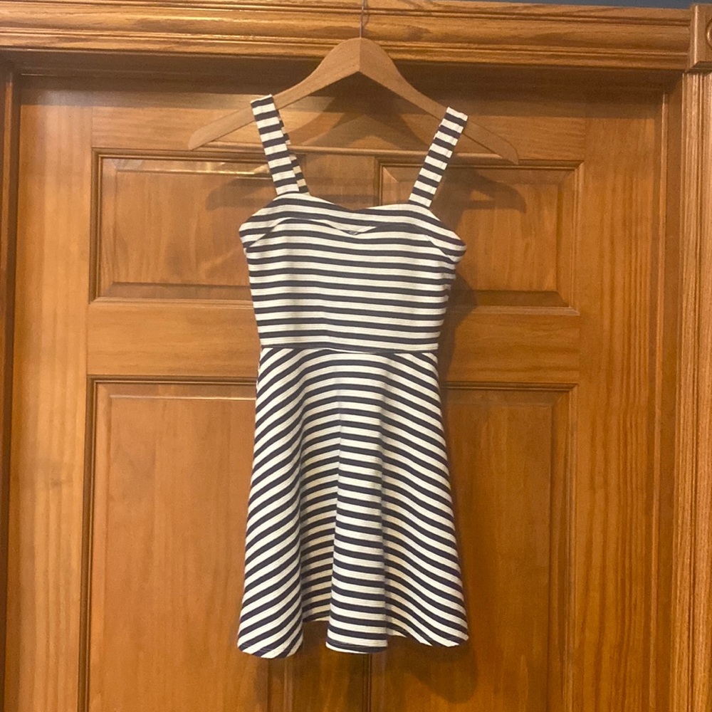 Abercrombie Kids navy blue and white stripped dress. Size 11/12